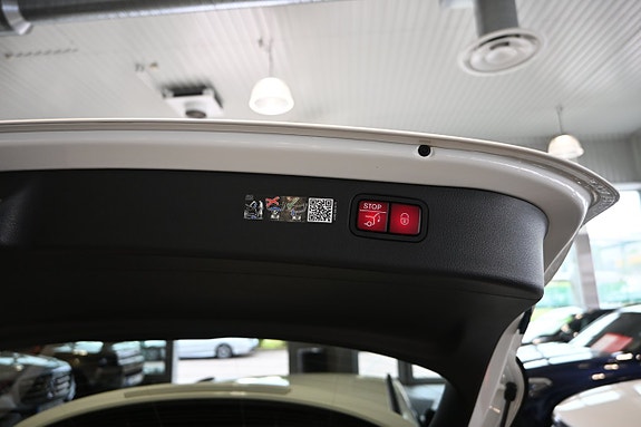 Mercedes-Benz C300 de 15 of 24