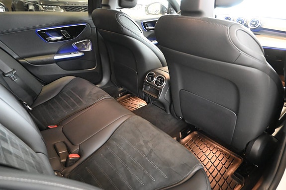 Mercedes-Benz C300 de 13 of 24