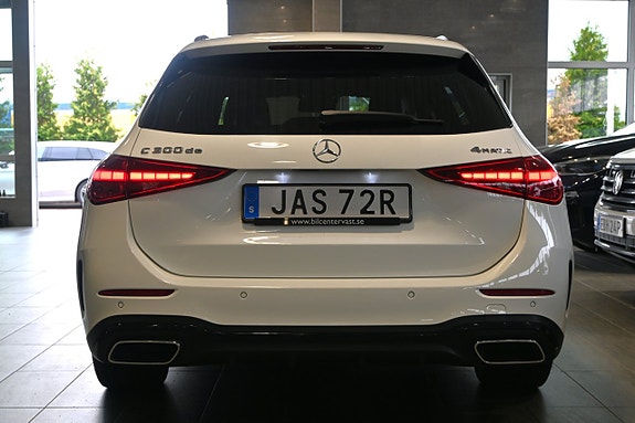 Mercedes-Benz C300 de 4 of 24