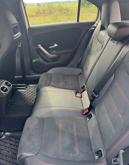 Mercedes-Benz A250 e 8 of 10