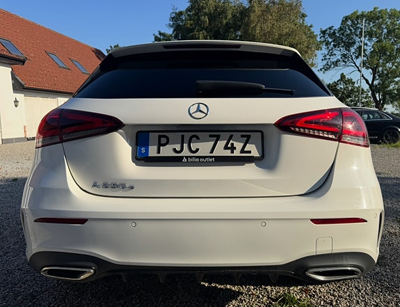 Mercedes-Benz A250 e 4 of 10