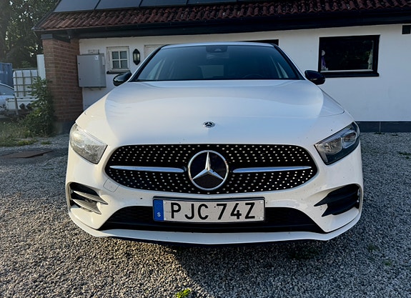 Mercedes-Benz A250 e 3 of 10