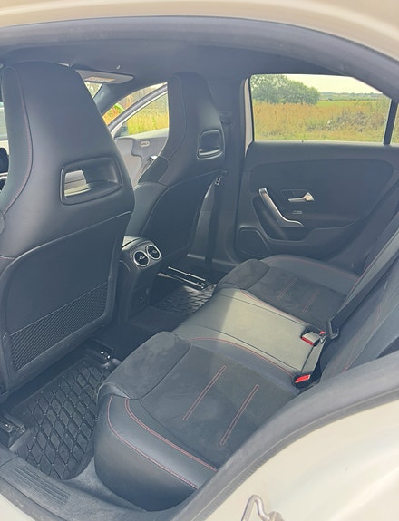 Mercedes-Benz A250 e 9 of 10
