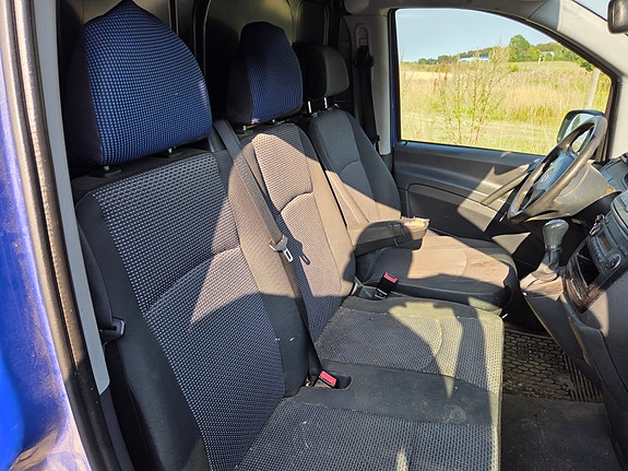 Mercedes-Benz Vito 113 3 of 12