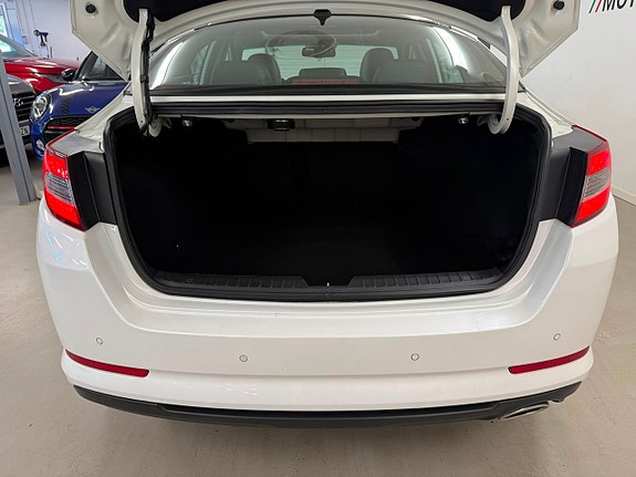 Kia Optima 8 of 29