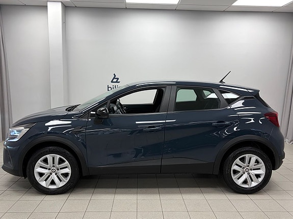 Renault Captur 2 of 18