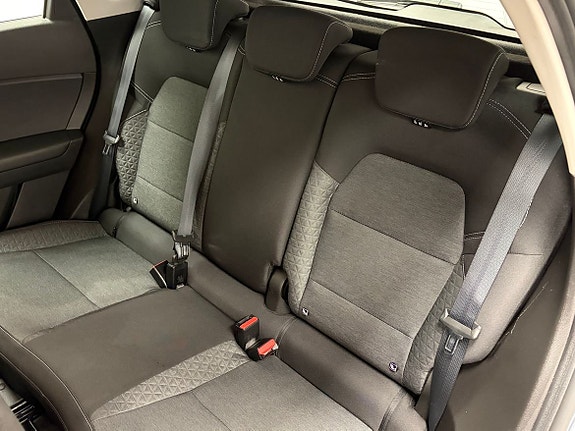 Renault Captur 6 of 18