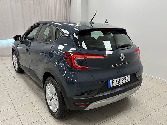 Renault Captur 3 of 18