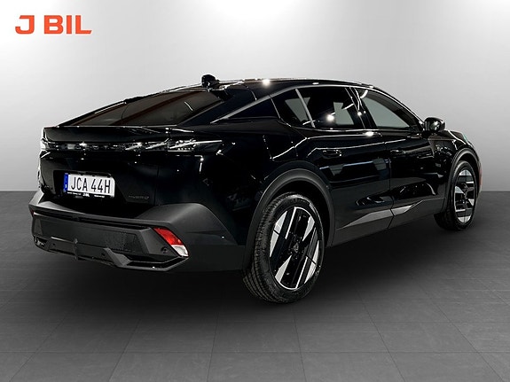 Peugeot 408 2 of 14