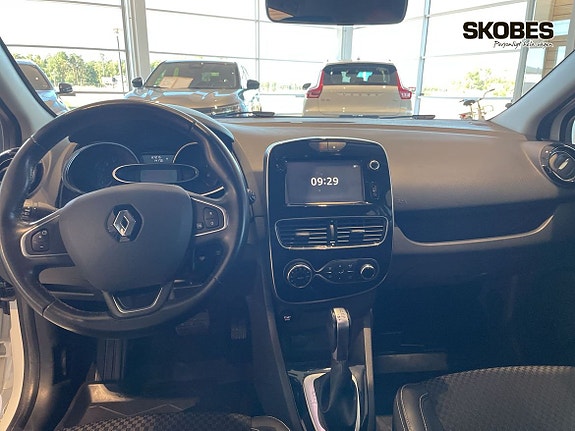 Renault Clio 11 of 16