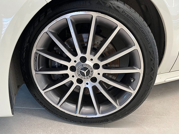 Mercedes-Benz CLA250 3 of 15
