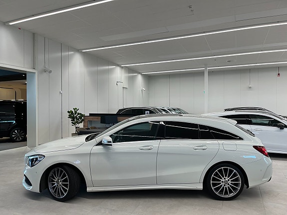 Mercedes-Benz CLA250 2 of 15