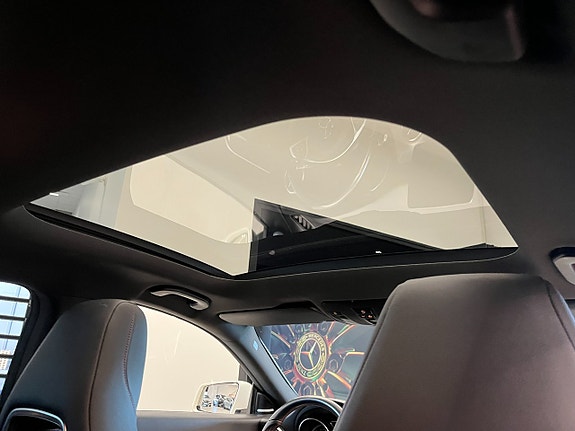 Mercedes-Benz CLA250 12 of 15
