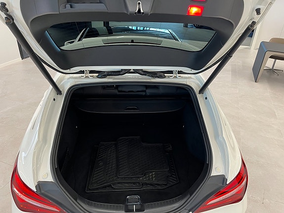 Mercedes-Benz CLA250 6 of 15