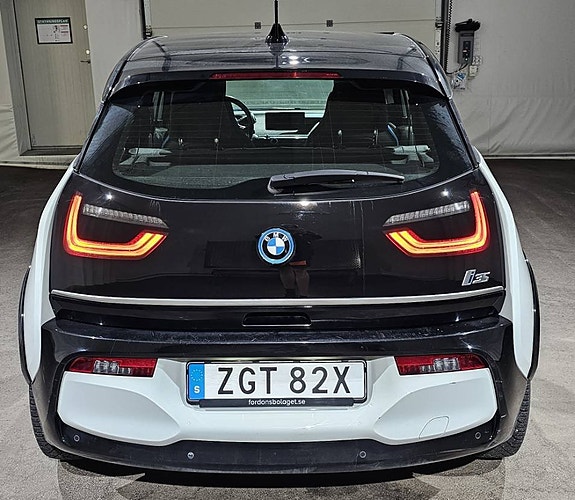 BMW i3 9 of 17