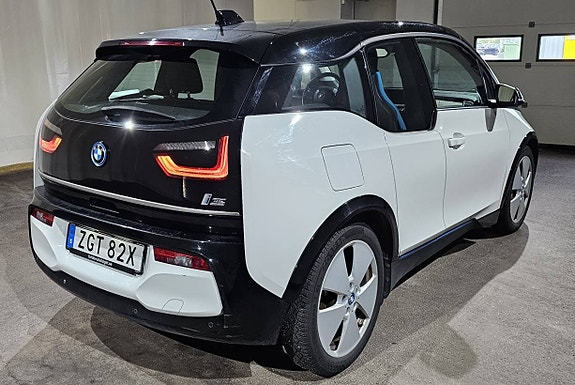 BMW i3 3 of 17