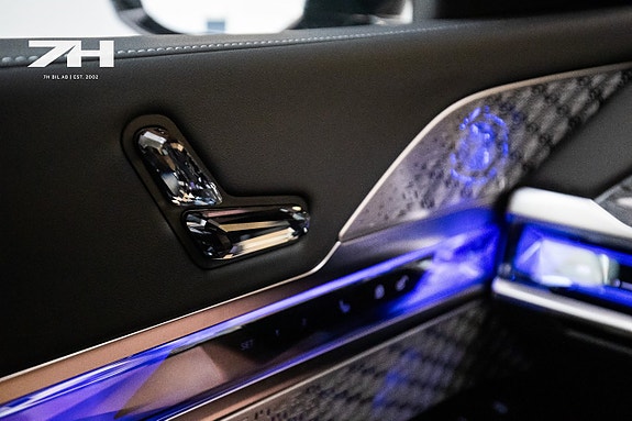 BMW i7 18 of 27