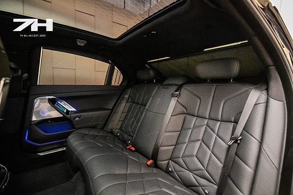 BMW i7 19 of 27