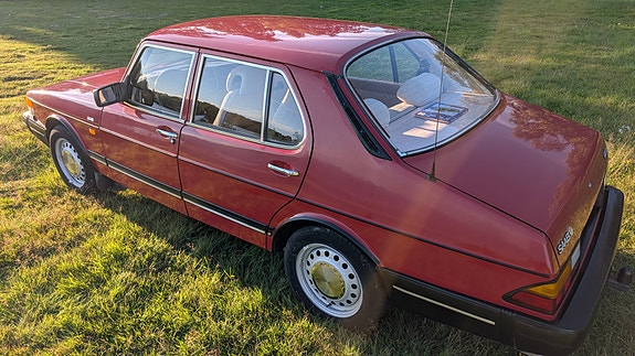 Saab 900 5 of 10
