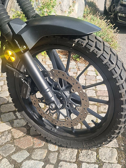 Honda CB500X 4 of 13