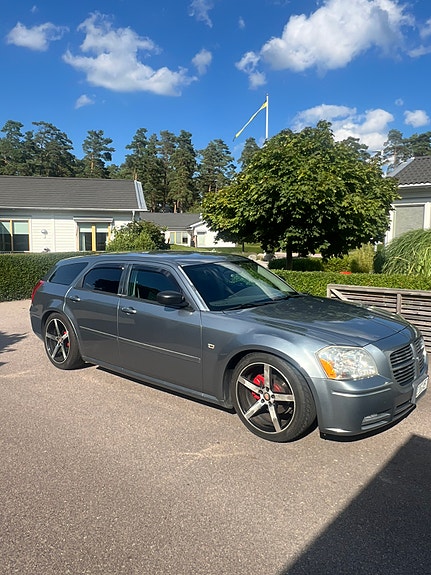 Dodge Magnum 2 of 7