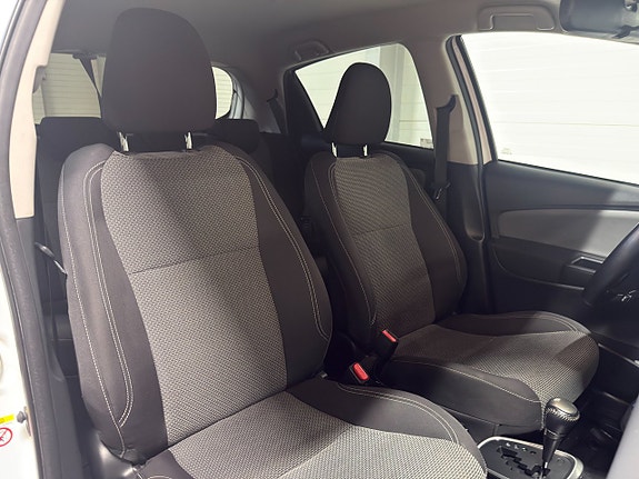 Toyota Yaris 15 of 20