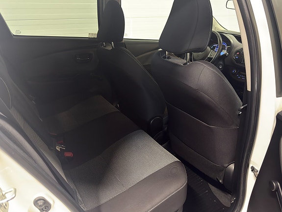 Toyota Yaris 16 of 20