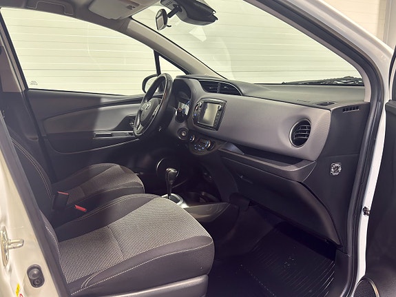 Toyota Yaris 14 of 20