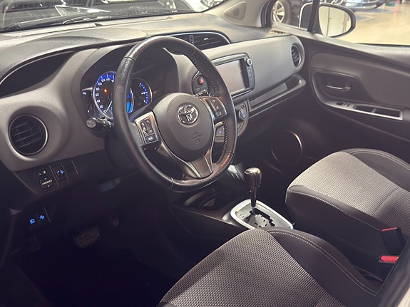 Toyota Yaris 10 of 20