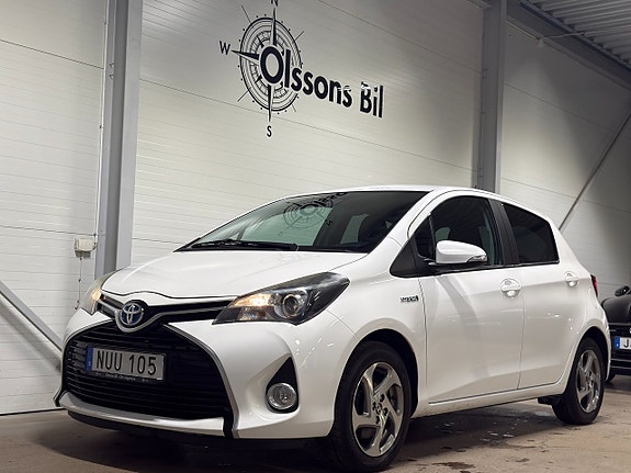 Toyota Yaris 2 of 20