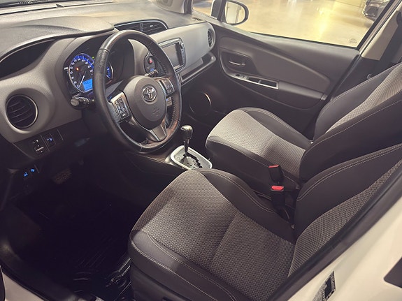 Toyota Yaris 11 of 20
