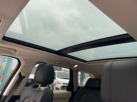 Land Rover Range Rover Sport 18 of 23