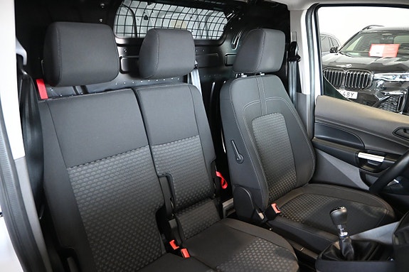 Ford Transit Connect 10 of 23