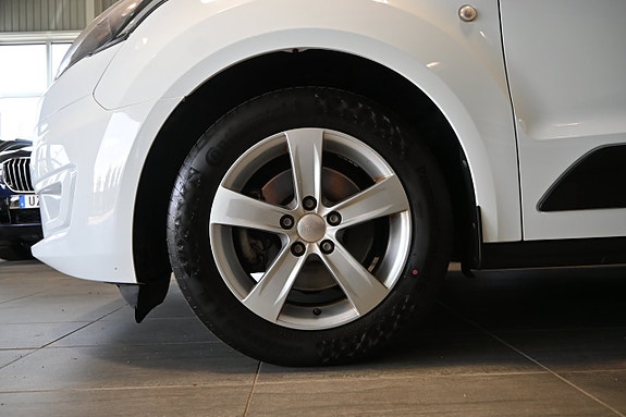 Ford Transit Connect 6 of 23