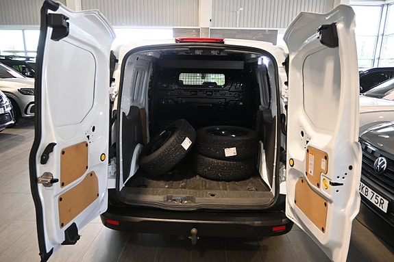 Ford Transit Connect 13 of 23