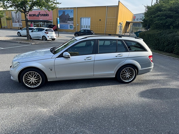 Mercedes-Benz C180 7 of 9