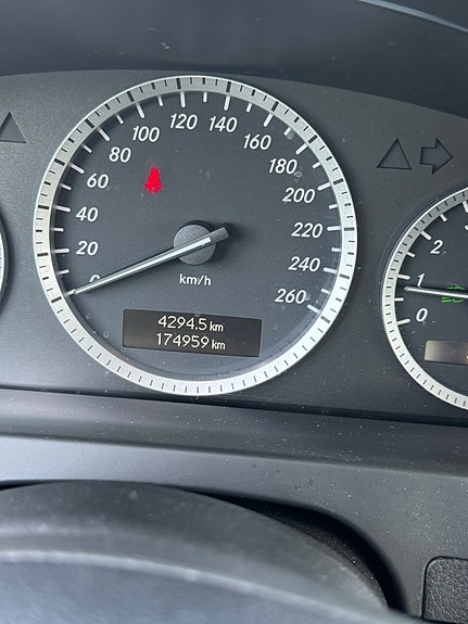 Mercedes-Benz C180 6 of 9
