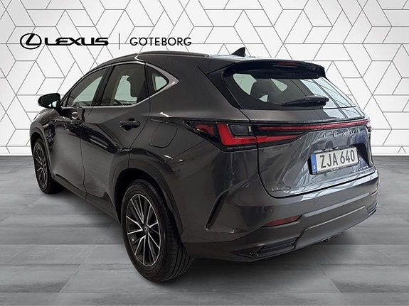 Lexus NX350h 3 of 15
