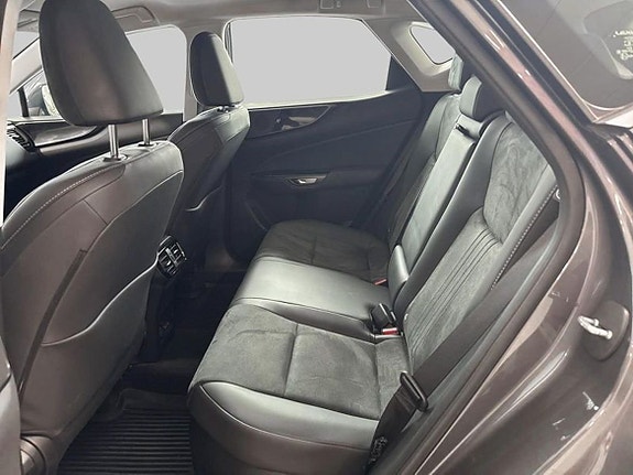 Lexus NX350h 8 of 15