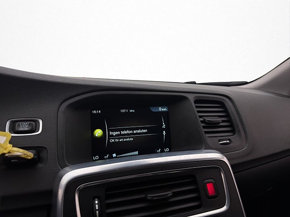 Volvo V60 Cross Country 17 of 28