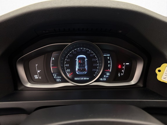 Volvo V60 Cross Country 14 of 28
