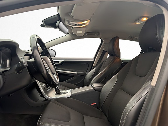 Volvo V60 Cross Country 10 of 28