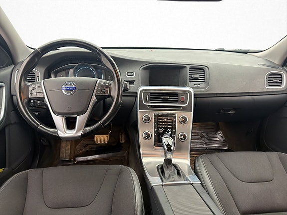 Volvo V60 Cross Country 11 of 28