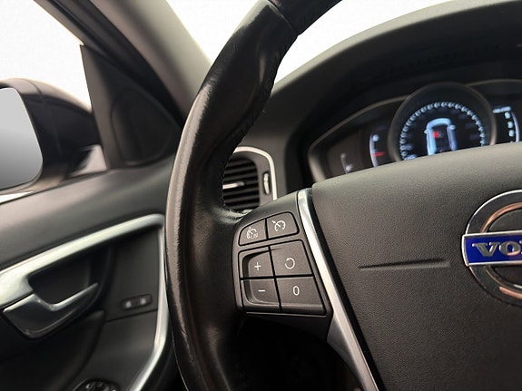 Volvo V60 Cross Country 13 of 28