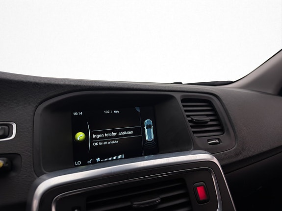 Volvo V60 Cross Country 18 of 28