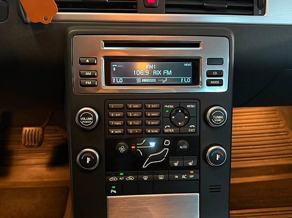 Volvo V70 15 of 18
