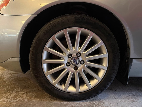 Volvo V70 7 of 18