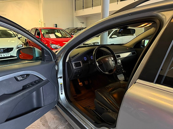 Volvo V70 9 of 18