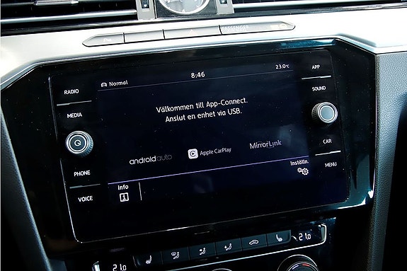 Volkswagen Passat Alltrack 12 of 18