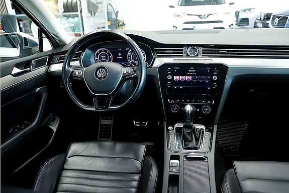 Volkswagen Passat Alltrack 7 of 18